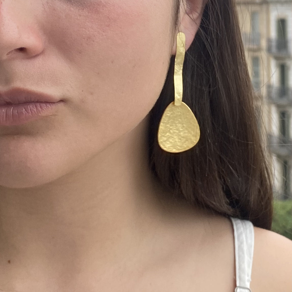 gold hanging earrings 